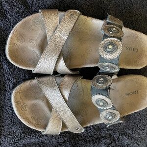Taos size 10 sandals